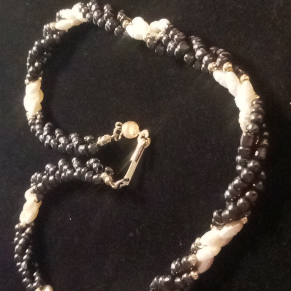 Vintage freshwater pearl & hermitite collar necklace 18 in long twisted 3 strand